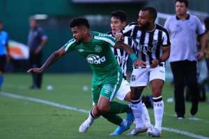 Após fim do jejum, elenco da Chapecoense ganha segunda-feira de folga