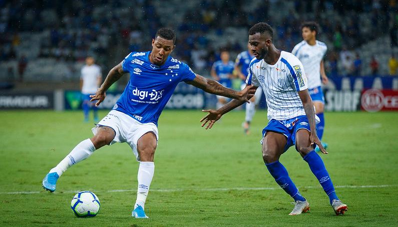 BRASILEIRÃO: Cruzeiro se complica, mas rebaixa Avaí à Série B