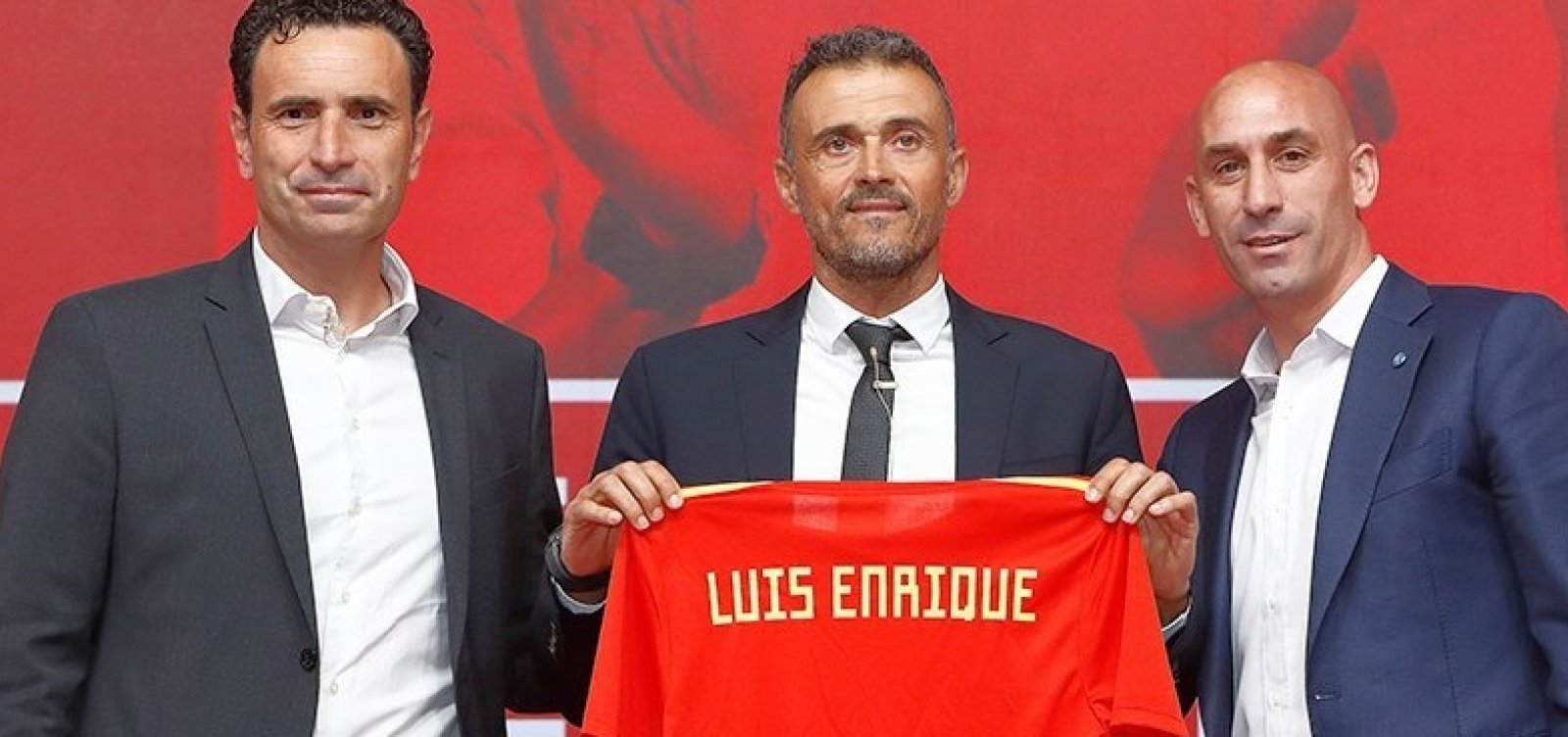 Cinco meses após deixar cargo, Luis Enrique reassume comando da seleção espanhola