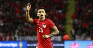 Time do Brasileirão acerta com Aránguiz e tenta anunciar já em janeiro