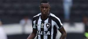 Zagueiro dos gols contra sobre risco de queda do Botafogo 