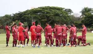 Série B: Itamar Schulle terá de mexer no Vila Nova para partida decisiva contra o Z4