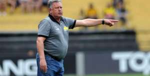 Roberto Cavalo fala em buscar milagre para livrar Criciúma da degola da Série B