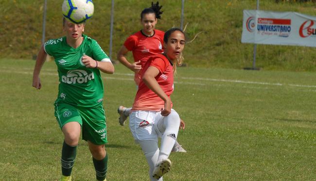 O Centro Olímpico venceu a Chapecoense, por 3 a 0, e está na final da Liga de Desenvolvimento de Futebol que está sendo realizada em Criciúma (SC) - Israel de Oliveira/Divulgação Liga 2019