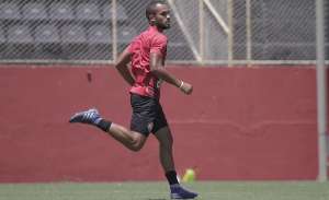 Série B: Vitória prepara oferta para contratar zagueiro do Santa Cruz