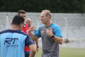 Paulista A2: Taubaté faz primeiro trabalho com bola, e Izzo valoriza montagem do elenco