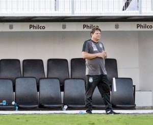 Série B: Auxiliar de Kleina atrela derrota da Ponte às expulsões: 'Estávamos bem em campo'