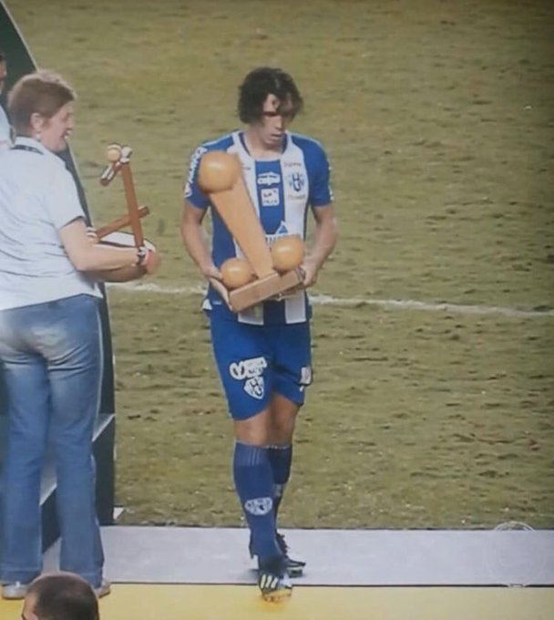 FAKE NEWS! Troféu recebido pelo Paysandu não tem formato sugestivo. Confira diferença