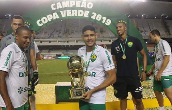 Copa Verde: Atacante do Cuiabá celebra título e ótima fase na carreira