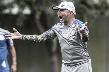 Ainda sem Soteldo, Sampaoli tem a volta de Derlis González em treino do Santos