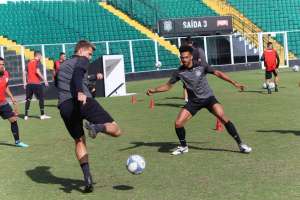 Série B: Figueirense tem mudança no meio e na defesa para jogo decisivo