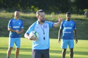 Argel muda o time do CSA e mantém dúvidas para 'final' contram o Fluminense