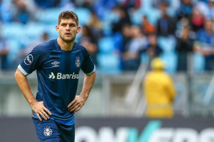 De volta da seleção, Kannemann destaca importância de vaga direta na Libertadores