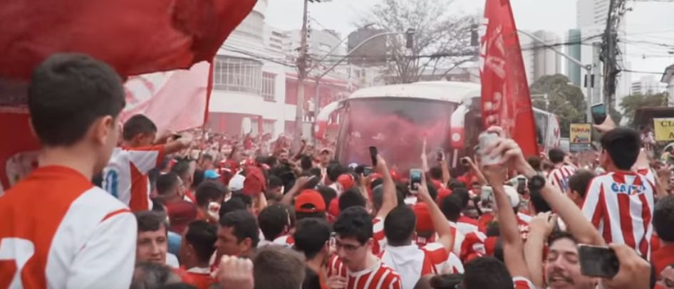 Jornal espanhol usa imagens da torcida do Náutico em matéria sobre o Flamengo
