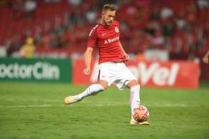 Santa Cruz espera técnico, mas se movimenta e pode contratar dupla do Internacional