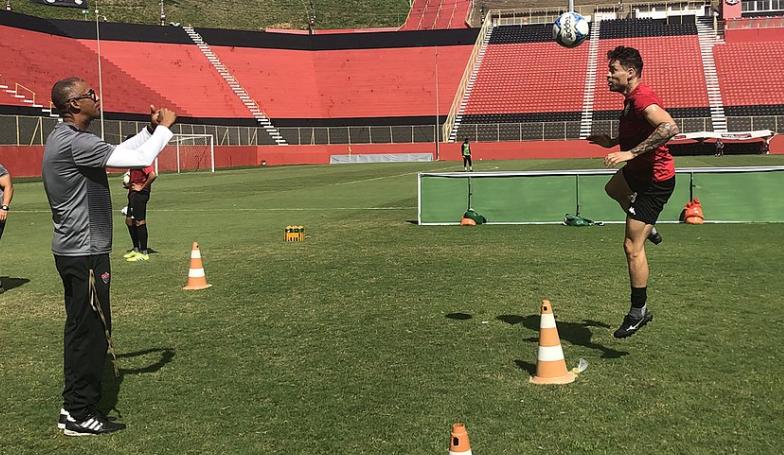 Ex-Ponte quer fechar o ano com vitória na Série B ante clube que briga pelo acesso