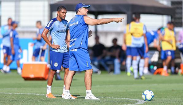 Renato Gaúcho desmente renovação com o Grêmio: ‘Nem comecei a conversar’