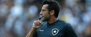 Preocupado com retranca do Corinthians, Valentim prega Botafogo mais ofensivo
