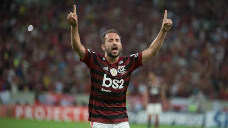 Everton Ribeiro vê Flamengo fortalecido e diz que time jogará por ‘mar de gente’