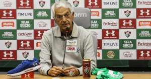 Celso Barros se diz injustiçado no Flu e garante que não renunciará