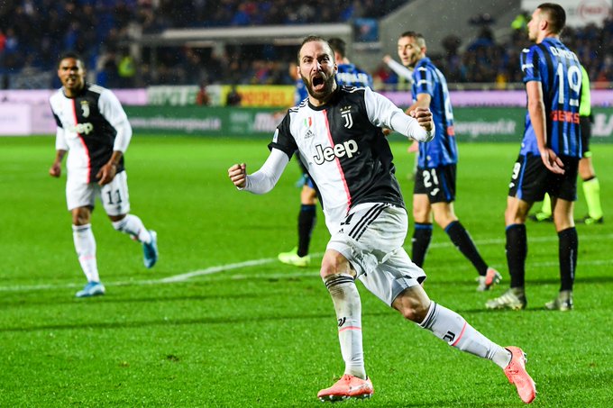 ITALIANO: Com 2 gols de Higuaín, Juventus bate a Atalanta de virada e assegura a liderança