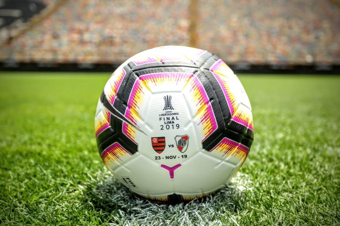 No Brasileirão e na Libertadores, Flamengo pode igualar feito do Santos de Pelé