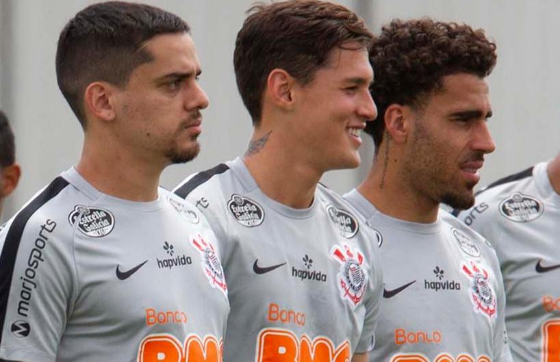 Corinthians encerra preparação e divulga relacionados com Pedrinho e Gabriel