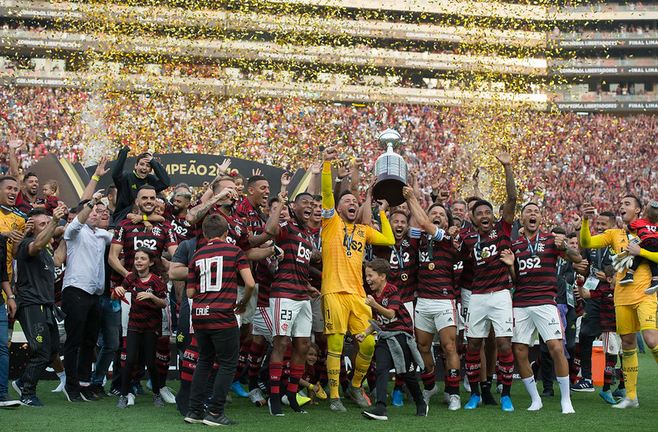 Capitães, Diego e Everton Ribeiro afirmam que grupo do Flamengo nunca desistiu