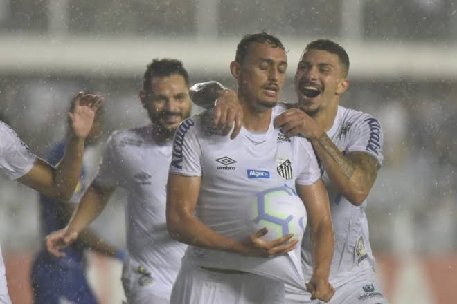 Pituca celebra vaga direta na Libertadores e torce por permanência de Sampaoli