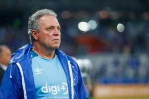Abel Braga fala em 'desespero' no Cruzeiro e planeja mudanças contra o CSA