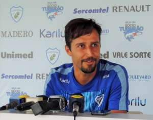 Após rebaixamento, Londrina anuncia pacote de dispensas com ex-Corinthians