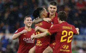 ITALIANO: Lazio e Roma vencem e embolam briga por vaga na Champions