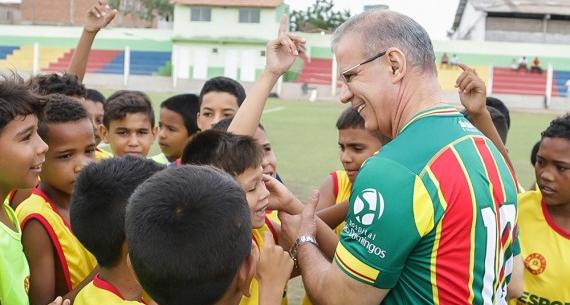 Maranhense: De uniforme novo, Sampaio Corrêa se aproxima de reforços internacionais