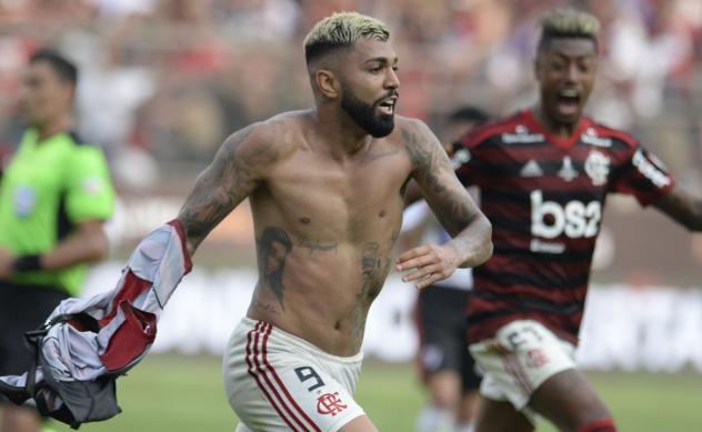 Gabigol e companhia comemoraram dois títulos no fim de semana