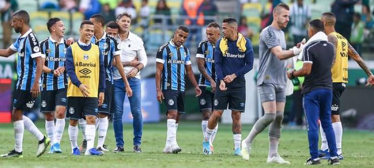 Renato Gaúcho festeja quarto lugar com o Grêmio