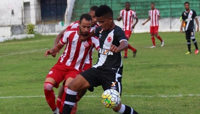 Maranhense: Imperatriz fecha com lateral ex-Santo André criado no Vasco