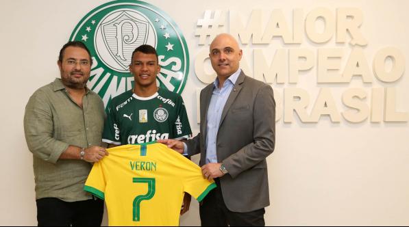 Joia da base passa a treinar junto com os profissionais do Palmeiras