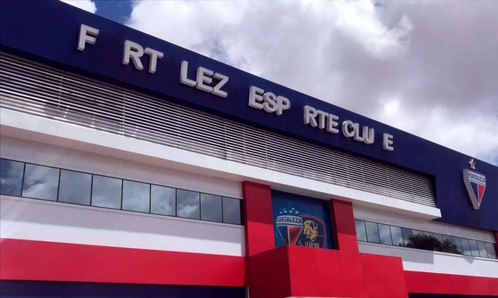 Sede do Fortaleza sem as letras “O”, “A” e “B”  - Fortaleza
