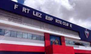 Por campanha de incentivo à doação de sangue, Fortaleza tira letras da sede