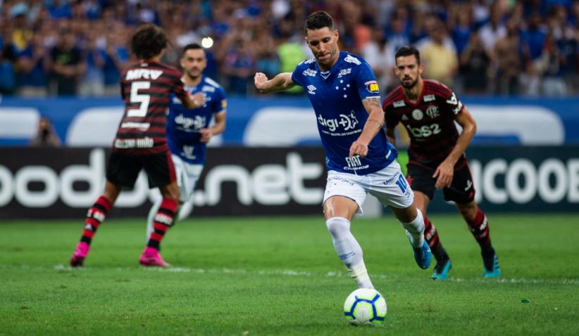 Médico do Cruzeiro descarta lesão de Thiago Neves e já prevê retorno de Dedé