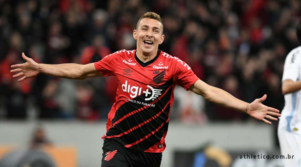 Marco Ruben negocia permanência com Athletico