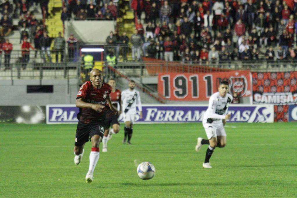 Ponte Preta x Brasil de Pelotas – Despedida melancólica para a Macaca