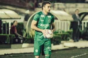 Série B: Lateral segue com futuro incerto no Guarani: 'Ainda não fui procurado'