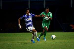 Embalada por vitória em clássico, Chape encara o Botafogo com mudanças na zaga