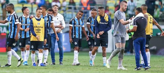Renato Gaúcho leva Grêmio longe demais