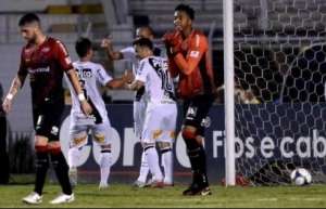 Quatro bolas no gol e goleada de 4 a 0 da Ponte Preta