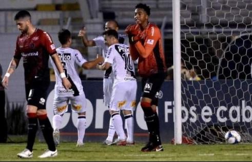 Quatro bolas no gol e goleada de 4 a 0 da Ponte Preta