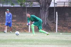 Série B: Goleiro da base pode ter primeira chance como profissional do Guarani