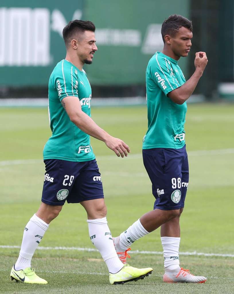 Mano relaciona Gabriel Veron e deve escalar Palmeiras misto contra o Fluminense