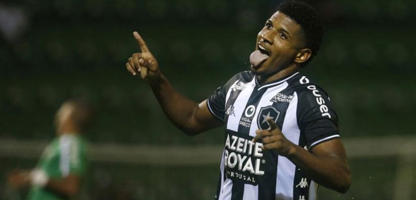 Rhuan realiza sonho e Valentim fala em mais um passo para a permanência no Brasileirão